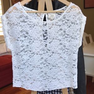 White lace top with key hole back, XS